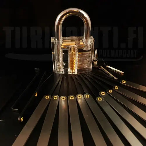 Yksi lukko ja 15-osainen tiirikkasetti